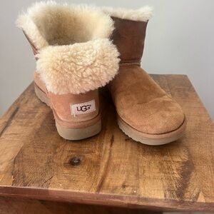 UGG Bailey Button boots W8
